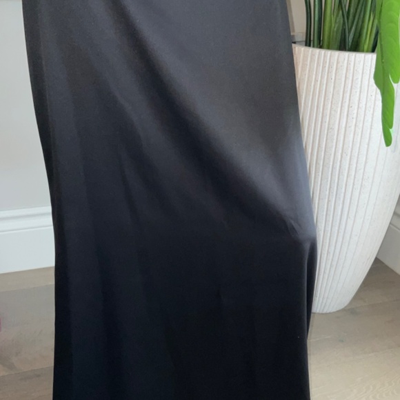 Full Length Black Satin Skirt with a slight train-Never worn still has tags - Picture 2 of 4